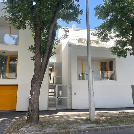 דירות דברצן Christy'S House מראה חיצוני תמונה